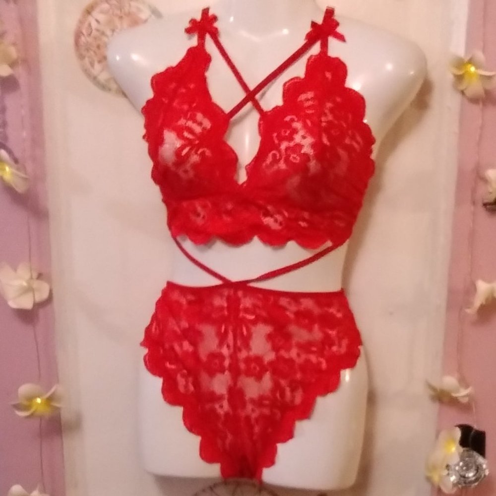 Strappy (XL) Floral Lace Lingerie Set - NWOT